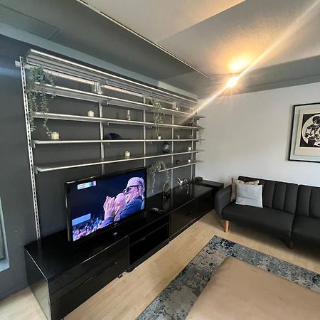 One Bed House In Camden Town Villa London Bagian luar foto