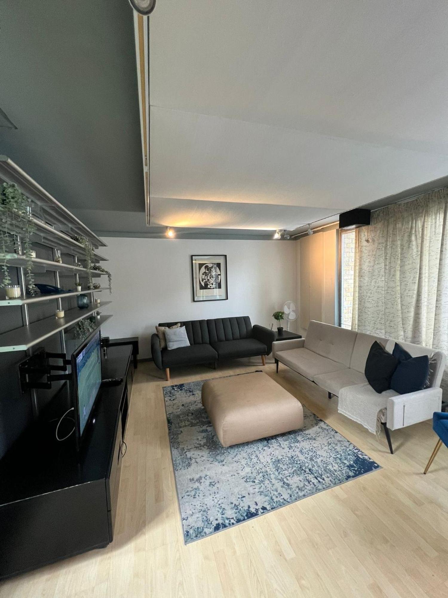 One Bed House In Camden Town Villa London Bagian luar foto
